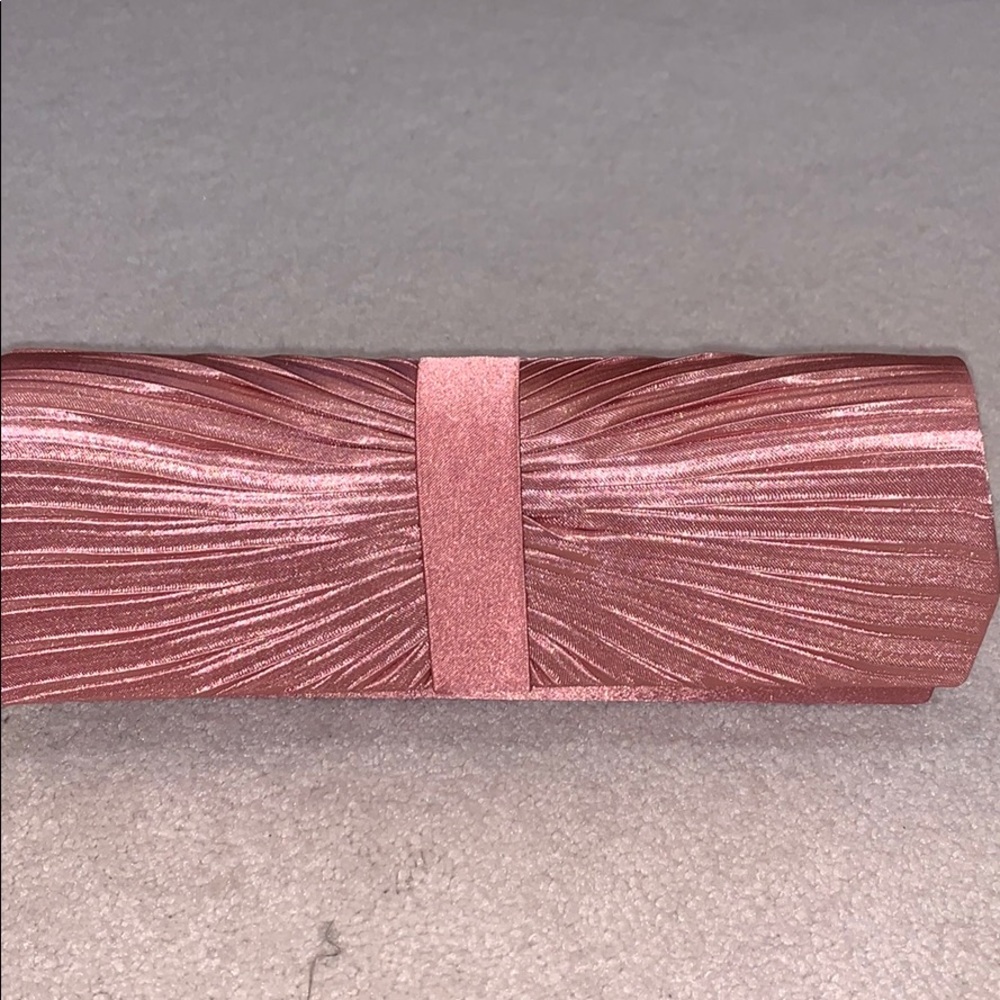 Evening clutch with removable shoulder strap
